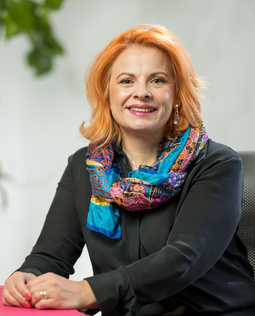 Cristina Bîcîilă - noul director al Ateliere Fără Frontiere